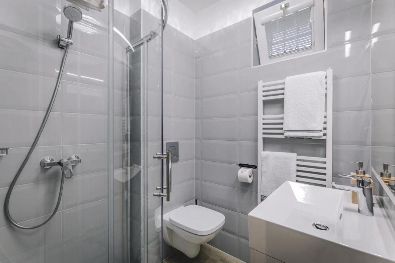 Apartmanhaz Soho غيور المظهر الخارجي الصورة