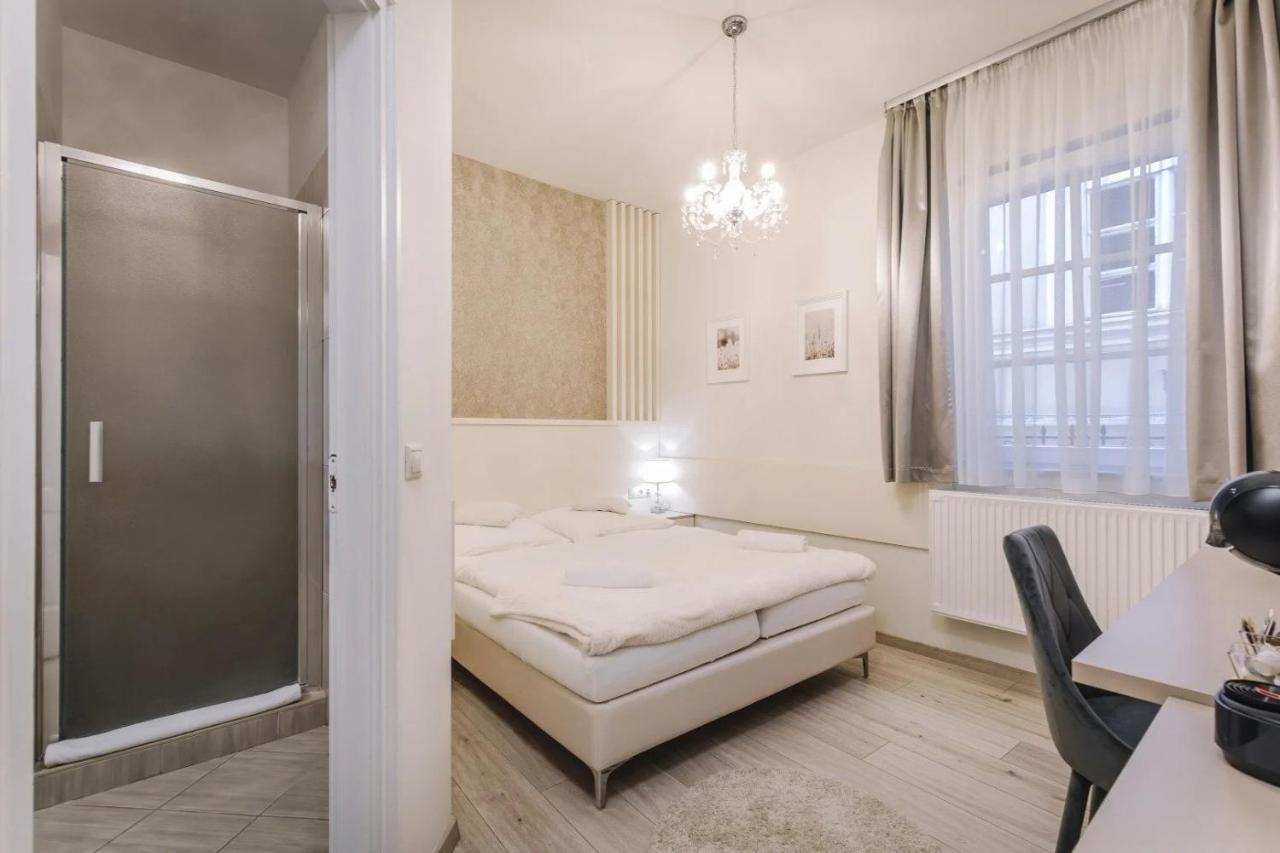 Apartmanhaz Soho غيور المظهر الخارجي الصورة