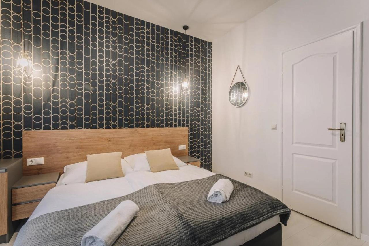 Apartmanhaz Soho غيور المظهر الخارجي الصورة