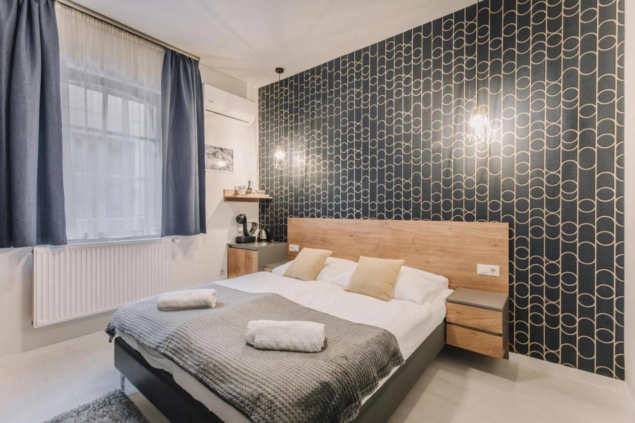 Apartmanhaz Soho غيور المظهر الخارجي الصورة