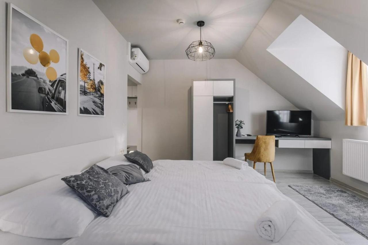 Apartmanhaz Soho غيور المظهر الخارجي الصورة