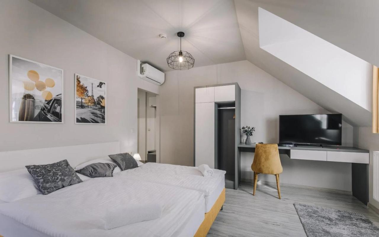 Apartmanhaz Soho غيور المظهر الخارجي الصورة