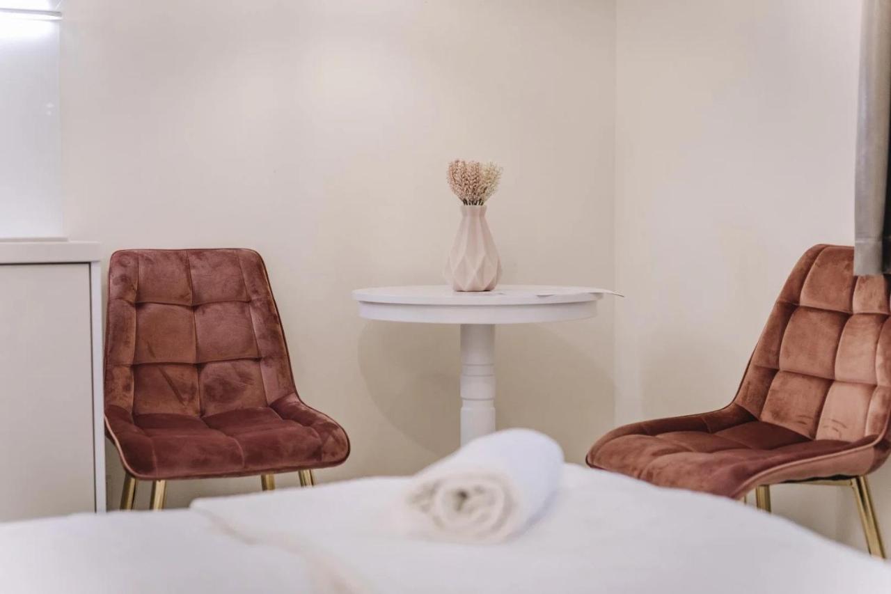Apartmanhaz Soho غيور المظهر الخارجي الصورة